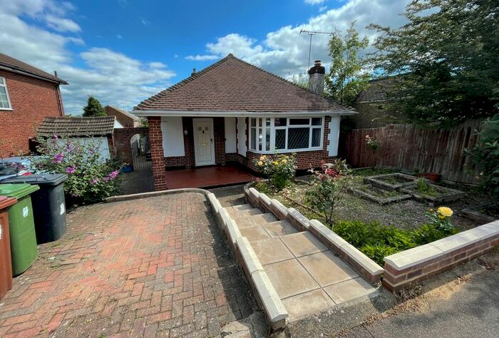 3 Bedroom Bungalow To Rent In Sherwood Avenue, Potters Bar, EN6