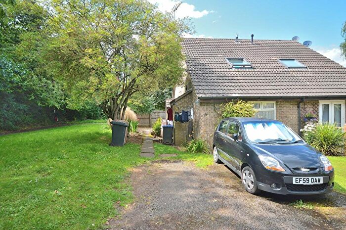 1 Bedroom Maisonette To Rent In Brocade Close, Northampton, NN4