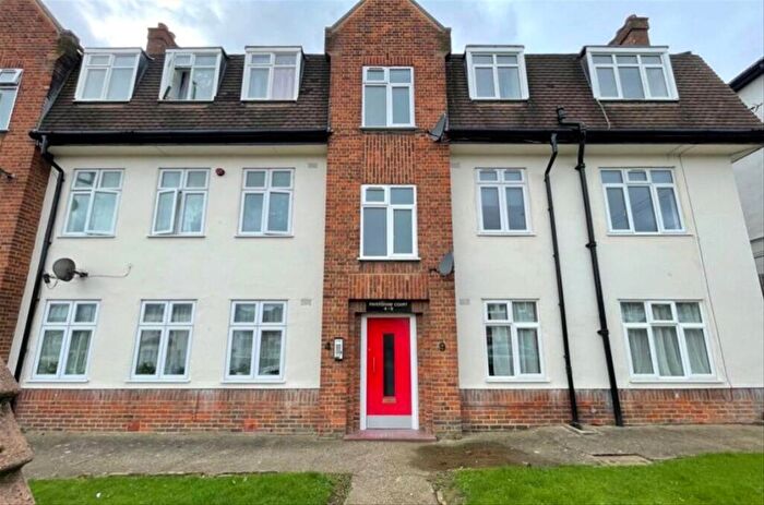 2 Bedroom Flat To Rent In Faversham Road, Catford, SE6