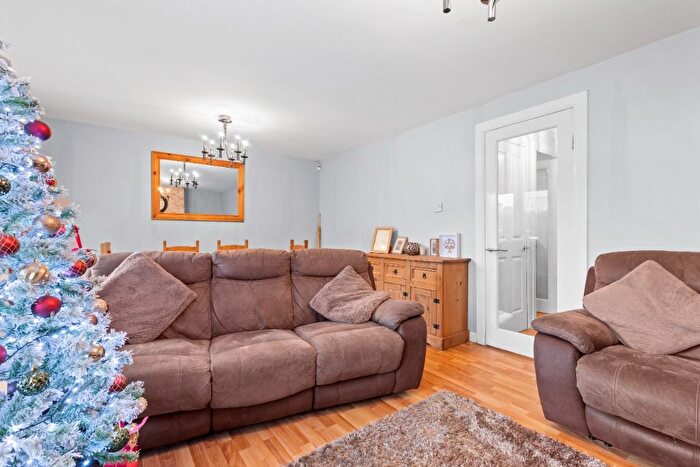 3 Bedroom End Of Terrace House For Sale In Craigmark Place, Irvine, North Ayrshire, KA11