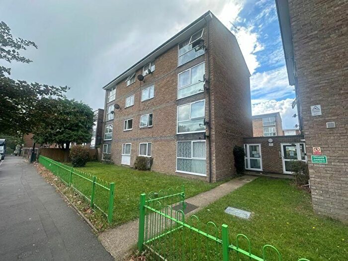 2 Bedroom Flat To Rent In Dormers Wells Lane, Southall, UB1