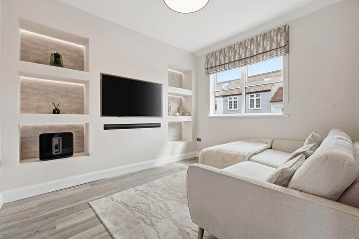 1 Bedroom Flat To Rent In Kings Road, Brentwood, CM14
