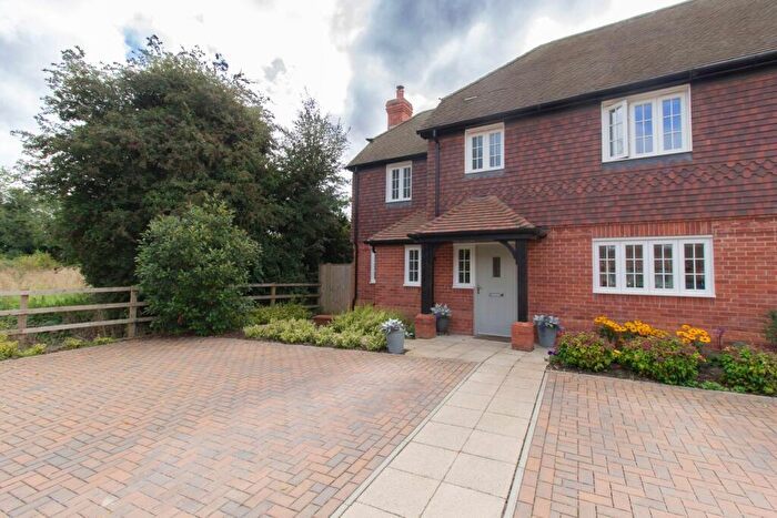 4 Bedroom Semi-Detached House To Rent In Jolly Miller Close, North Warnborough, Hook, RG29