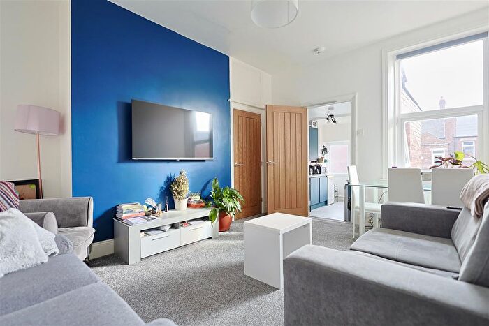 5 Bedroom Maisonette To Rent In Simonside Terrace, Newcastle Upon Tyne, NE6