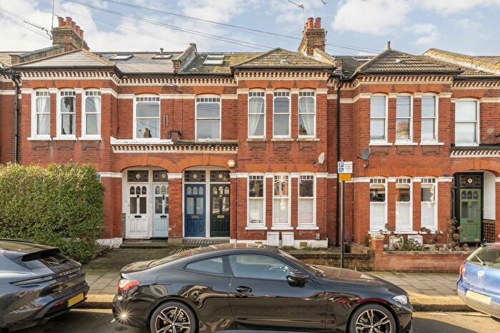 2 Bedroom Maisonette For Sale In Mantilla Road, Tooting, SW17