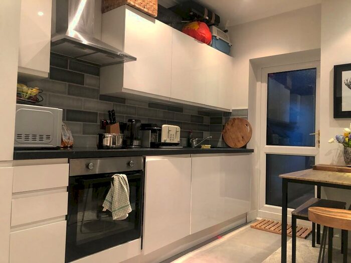 2 Bedroom Terraced House To Rent In Hookstone Avenue, Harrogate, North Yorkshire, HG2