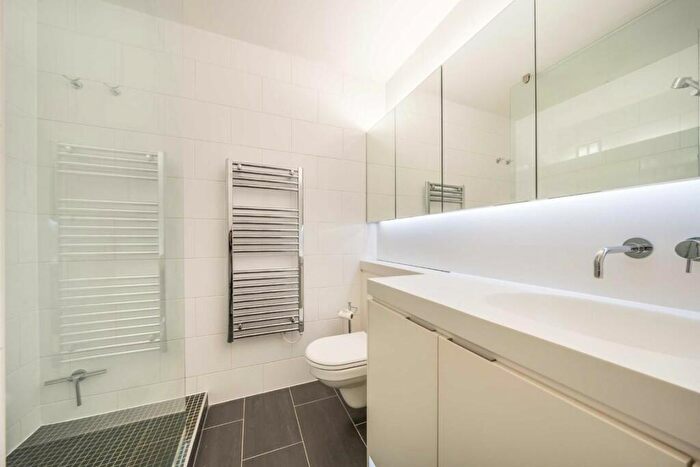 1 Bedroom Flat For Sale In Defoe House, Barbican, EC2Y