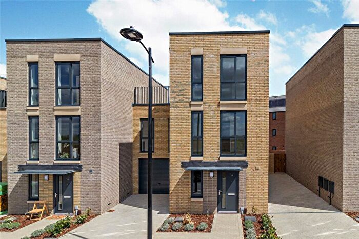 4 Bedroom Link Detached House To Rent In Forester Road, Trumpington, Cambridge, CB2