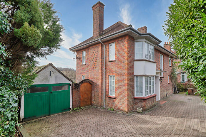 4 Bedroom Detached House For Sale In West Wycombe Road, High Wycombe, Buckinghamshire, HP12