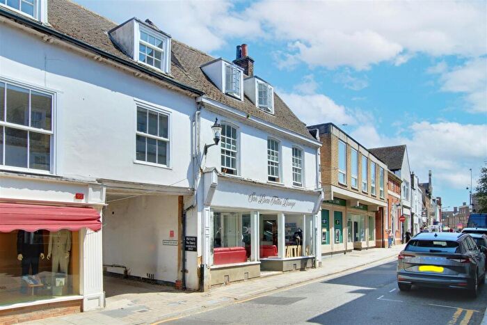 3 Bedroom Maisonette To Rent In High Street, Huntingdon, PE29