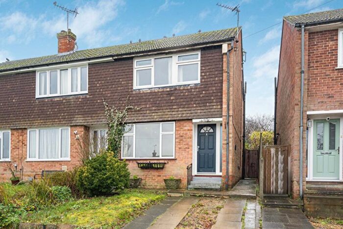 3 Bedroom Terraced House For Sale In Woodside Close, Knaphill, Woking, Surrey, GU21