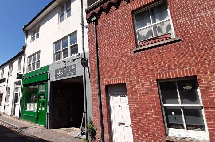 3 Bedroom Flat To Rent In Gloucester Road, Brighton, BN1