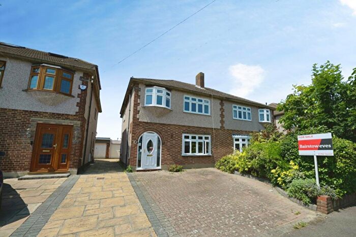 3 Bedroom Semi-Detached House For Sale In Dee Way, Romford, RM1