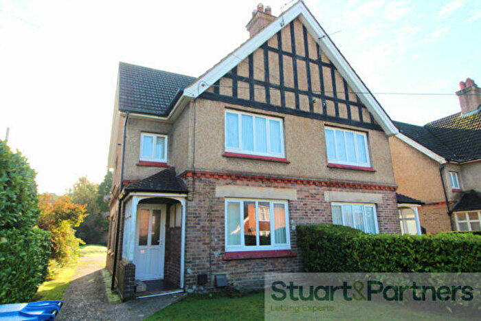 1 Bedroom Flat To Rent In Eastern Road, Haywards Heath, RH16