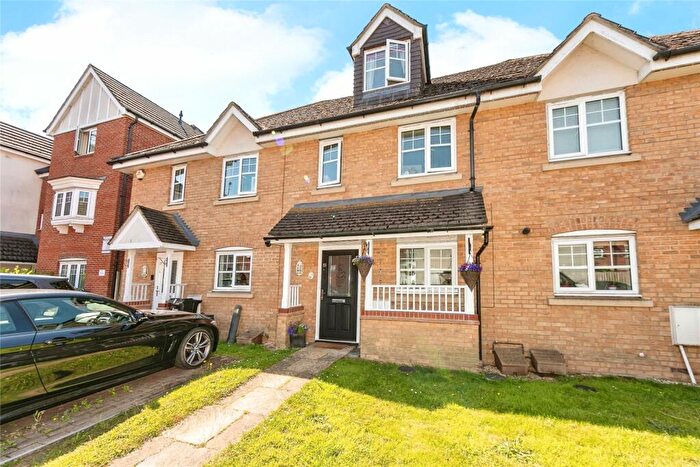 3 Bedroom Terraced House For Sale In Zenith Avenue, Shinfield, RG2