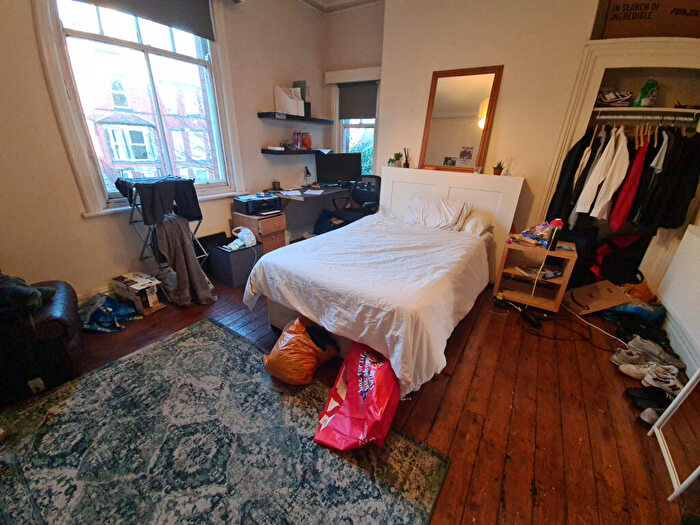10 Bedroom House To Rent In Regent Park Avenue, Leeds, LS6