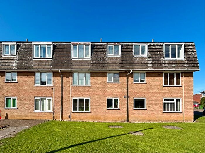 2 Bedroom Flat For Sale In Ozier Court, Saffron Walden, CB11