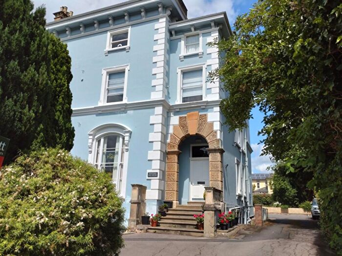 1 Bedroom Flat To Rent In East Approach Drive, Pittville, GL52