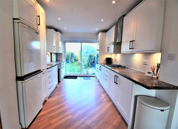 3 Bedroom Semi-Detached House To Rent In Wyncham Avenue, Sidcup DA15