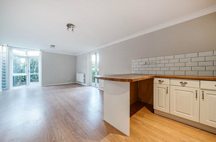 2 Bedroom Flat For Sale In Durham Road, Sidcup, DA14