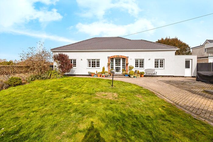 5 Bedroom Bungalow For Sale In Park Lane, Selsey, PO20