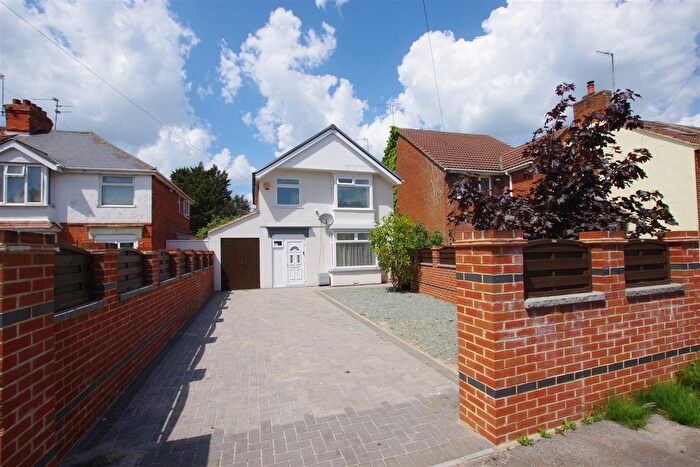 3 Bedroom Detached House For Sale In Stratton Road, Stratton, Swindon, SN1