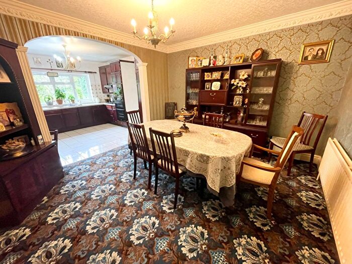 5 Bedroom Detached House For Sale In Cannock Road, Westcroft, Wolverhampton, WV10