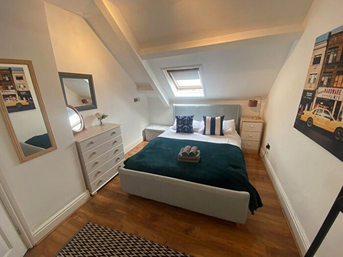 2 Bedroom Flat For Sale In Victoria Street, Tenby, Pembrokeshire, SA70