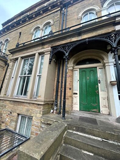 1 Bedroom Flat To Rent In Ashgrove, Bradford, BD7