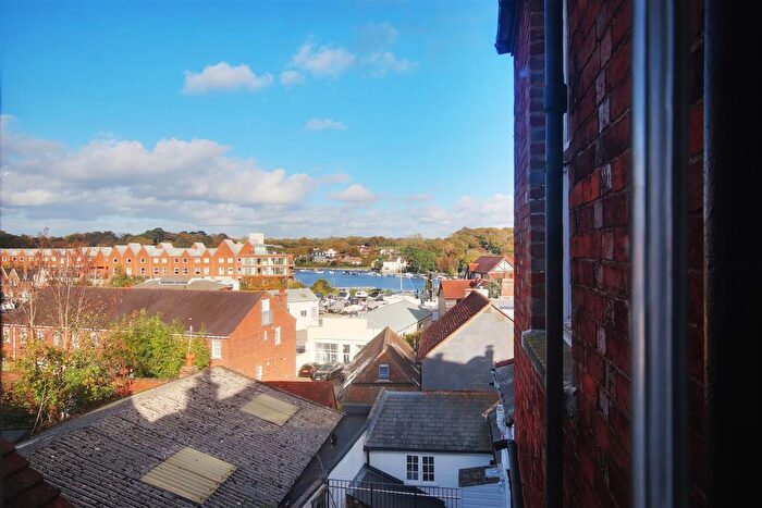 3 Bedroom Flat To Rent In Gosport Street, Lymington, SO41