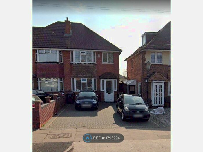 3 Bedroom Semi-Detached House To Rent In Gilbertstone Avenue, Birmingham, South Yardley, B26