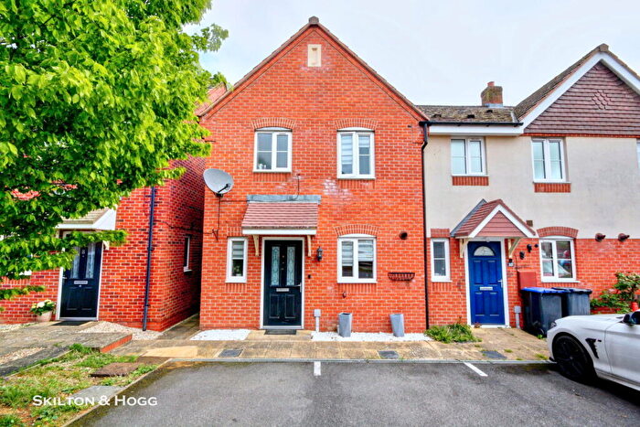 3 Bedroom End Of Terrace House For Sale In Nursery Close, Daventry, NN11