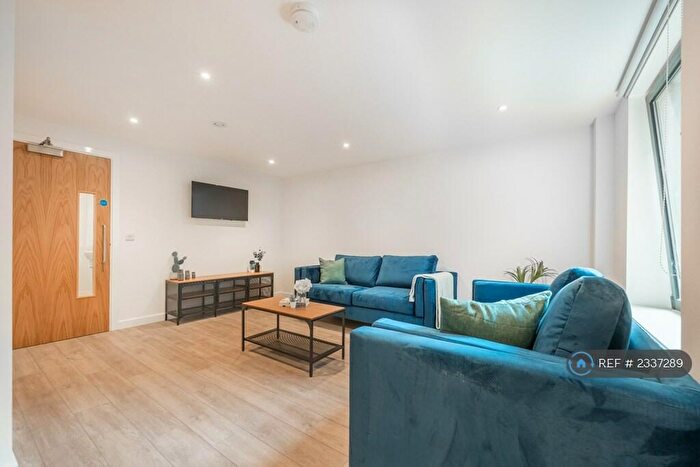 5 Bedroom Flat To Rent In Anglo Works, Sheffield, S1