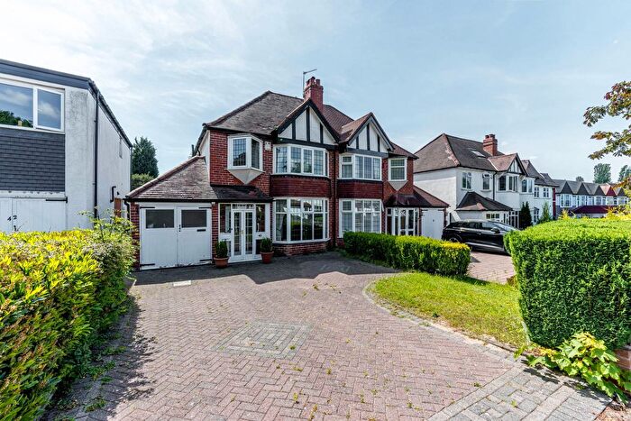 3 Bedroom Semi-Detached House For Sale In Kineton Road, Sutton Coldfield, B73