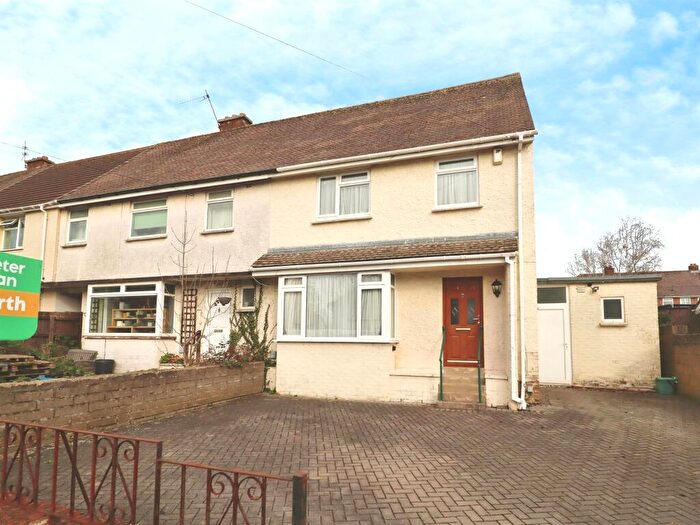 3 Bedroom End Of Terrace House For Sale In Masefield Road, Penarth, CF64