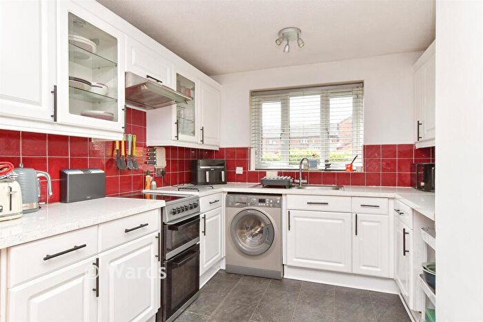 1 Bedroom Flat For Sale In Woodfall Drive, Dartford, Kent, DA1