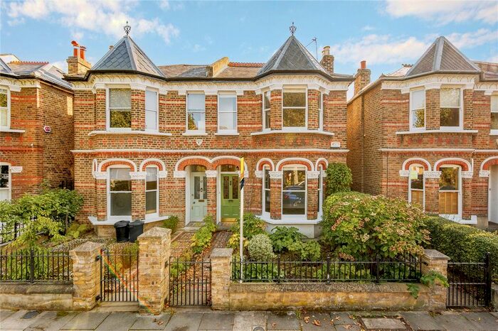 4 Bedroom Semi-Detached House To Rent In Binden Road, London, W12