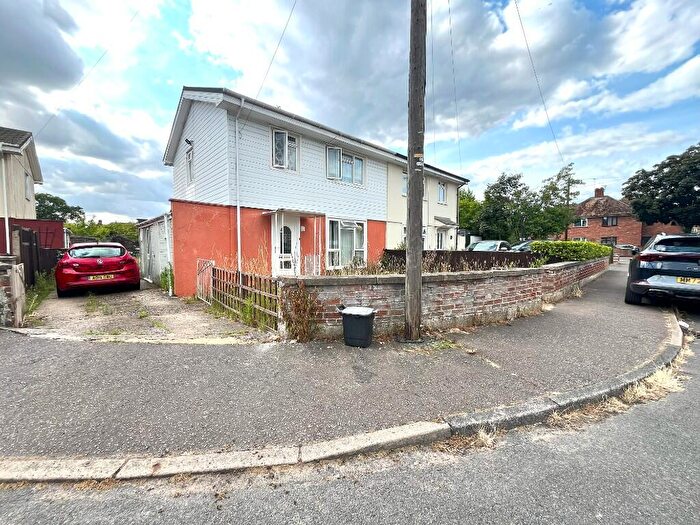 4 Bedroom Semi Detached House To Rent In Priscilla Close, Norwich, Norfolk, NR5