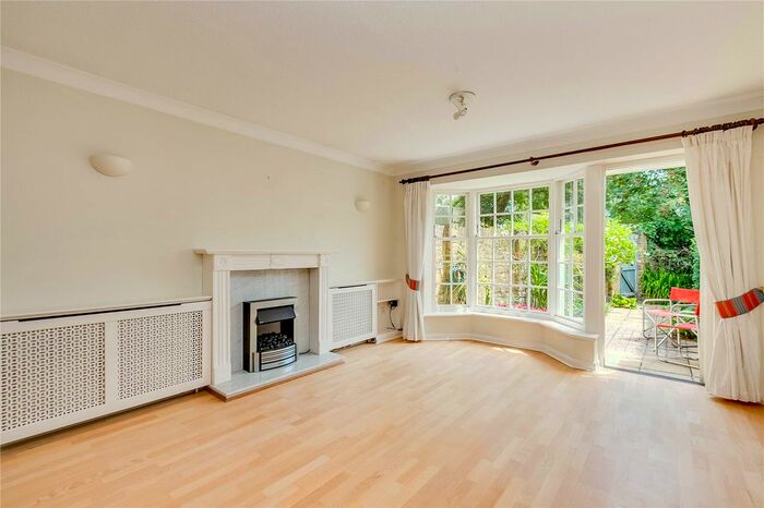 2 Bedroom End Of Terrace House To Rent In St. Hilda's Road, Barnes, SW13