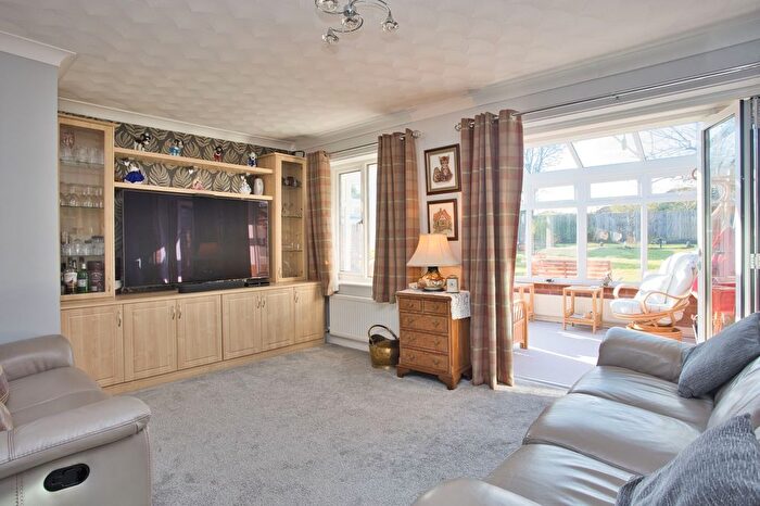 3 Bedroom Detached Bungalow For Sale In Vicarage Lane, Sholden, CT14