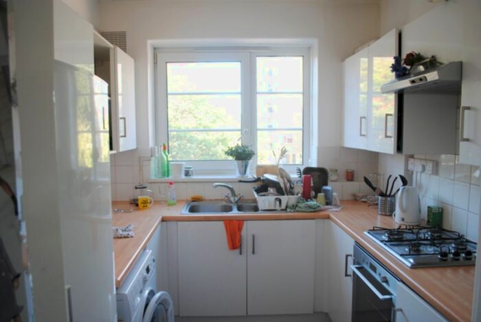 2 Bedroom Flat To Rent In Hendale House, Upper Clapton Road, Hackney, E5