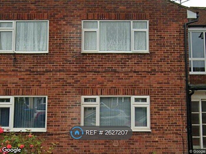 2 Bedroom Flat To Rent In Northern Road, Aylesbury, HP19