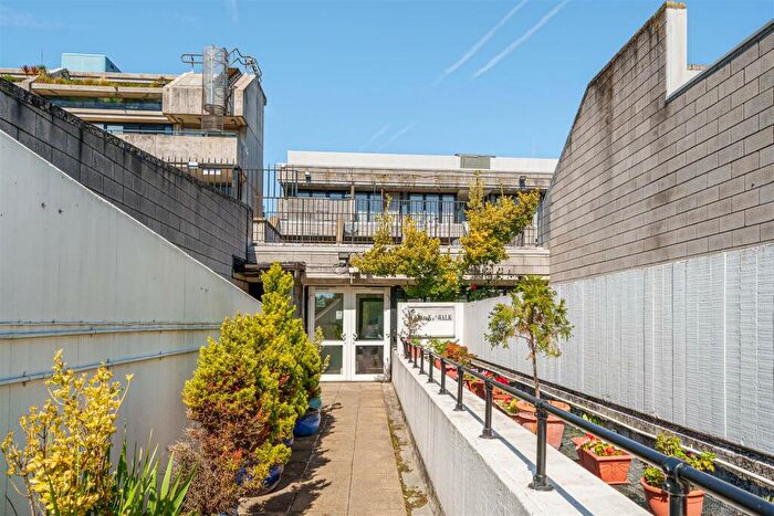 Studio To Rent In Langtry Walk, NW8