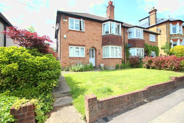 2 Bedroom Maisonette To Rent In Hadley Road, New Barnet, EN5