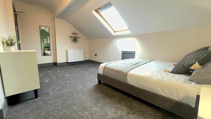 1 Bedroom Barn Conversion To Rent In Room, Salisbury Grove, Leeds, LS12