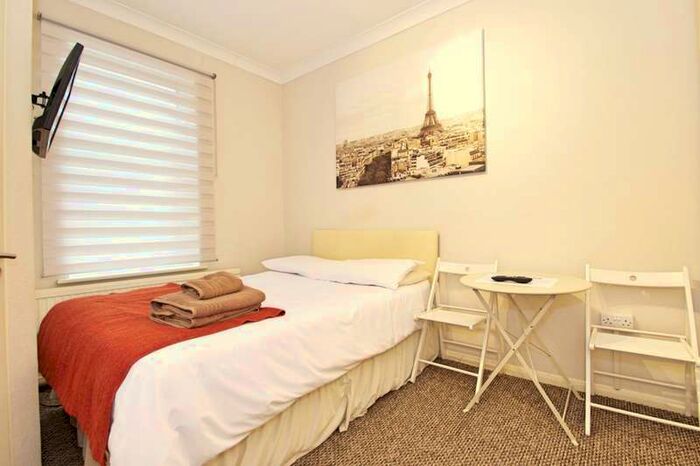 Flat To Rent In Apartments On The Park, Pinner Road, Harrow On The Hill, HA1