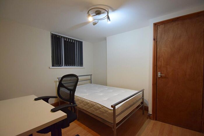 6 Bedroom House To Rent In Strathnairn Street, Roath, CF24