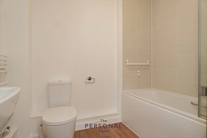 1 Bedroom Flat To Rent In Hayton Crescent, Tadworth, KT20