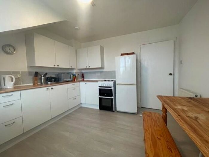 3 Bedroom Flat To Rent In Don Street, Old Aberdeen, Aberdeen, AB24