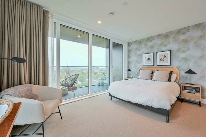 2 Bedroom Flat To Rent In Moulding Lane, Deptford, London, SE14